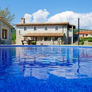  Ferienhaus Holiday Eda Kroatien