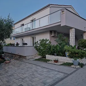 Apartment Melin Kroatien
